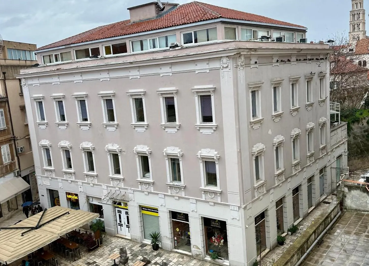 **** Pensión B&B Skyfall Split Croacia
